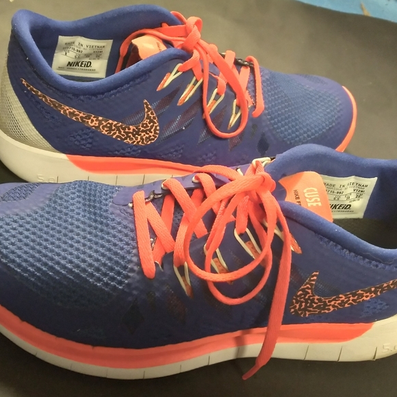 Womans Nike ID Free Run 5.0 Sz 8 Neon y653715-992 - Picture 3 of 13